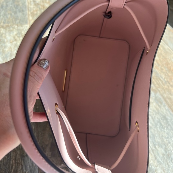 MICHAEL KORS SURI LARGE BUCKET TOTE SHOULDER CROSSBODY BAG - Picture 5 of 5